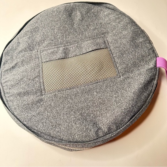 Frida Mom Perineal Comfort Cushion Soft Cooling Post Birth Care Hospital Home - Picture 2 of 8